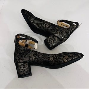 ✨NWOB Marc Fisher Katy Brocade Block Pumps